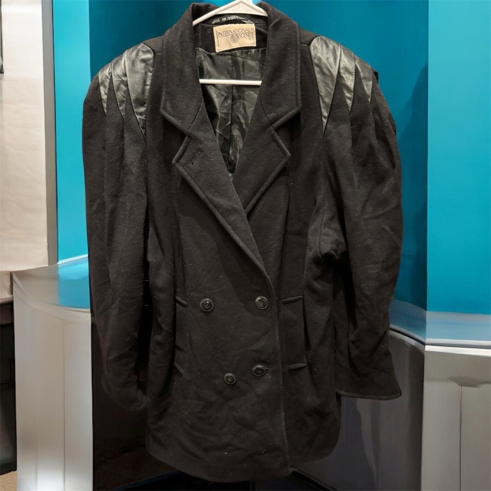 International scene HEAVY Black Double-Breasted Blazer size 7/8 inside pockets